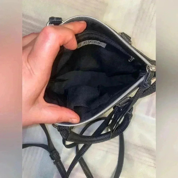 KENNETH  COLE REACTION SIMPLE CROSSBODY BAG FOR EVERYDAY USING - Picture 5 of 7